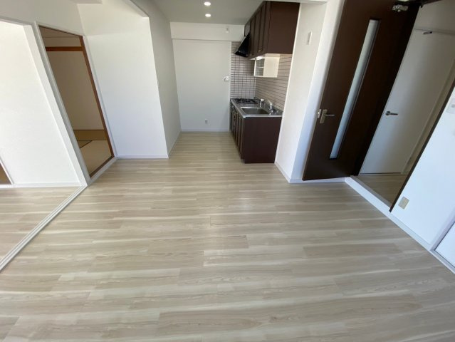 セザール喜多山のダイニング|インテリアの映える広々としたダイニング♪
