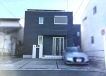 岐阜市江崎南ヘーベルハウスさん施工の中古住宅築7年！ウッドデッキのついた広々お庭付き！お車並列3台！の画像