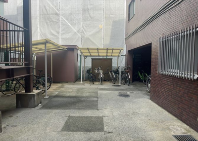 【駐輪場】 | ライオンズマンション淵野辺鹿沼公園 | マンションの駐輪場は、事前に空きがあるか確認を取ると安心です。せっかく入居したのに駐輪スペースがない！なんてことになったら大変ですよね。そこで、内見時や購入前にはまず事前に確認しておくと良いでしょう。