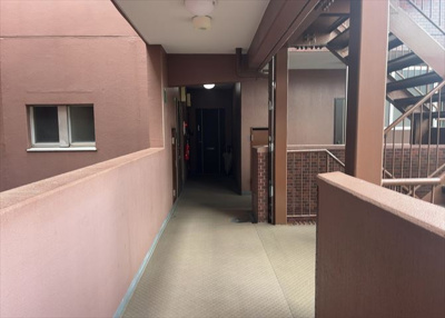 【その他共用部分】 | ライオンズマンション淵野辺鹿沼公園 | 共有部分は、住民なら誰もが使える設備のこと。例えば駐車場やエレベーター、インターネット設備、セキュリティ設備などがあります。他にも、マンションの廊下・外部階段やエントランス・ゴミ置き場などがあります。