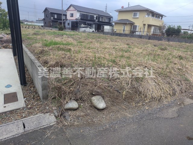 ６１４４８　瑞穂市七崎土地の外観