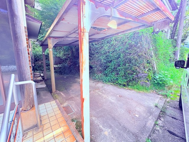 星野村10025-2の駐車場