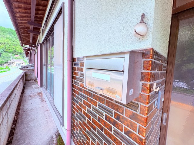 星野村10025-2の玄関