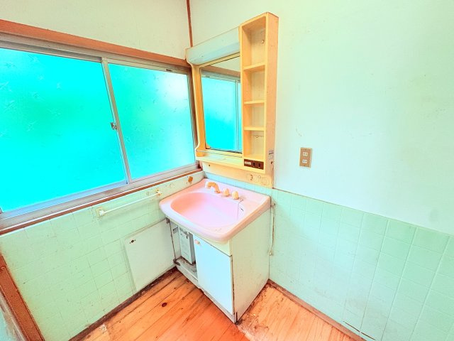 星野村10025-2の独立洗面台