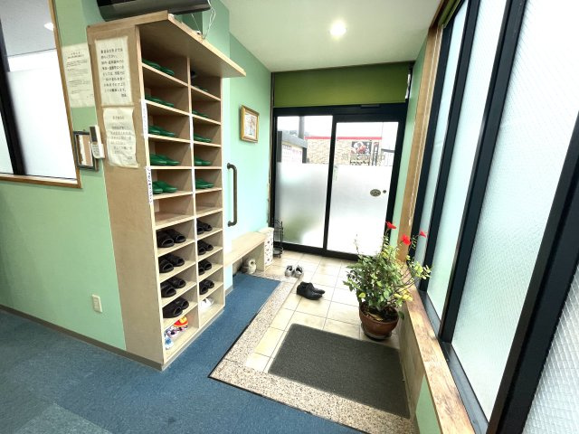 相川店舗のエントランス