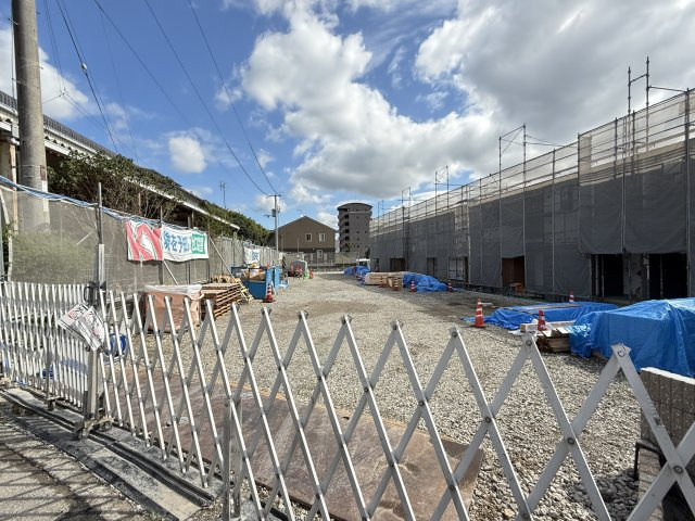 リアンB棟の駐車場