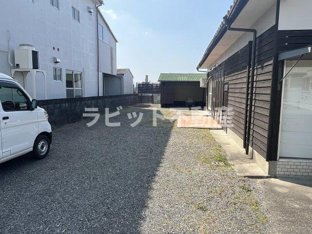 【駐車場】