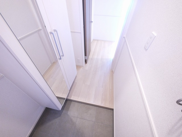 ミルキーコートの玄関|収納もある玄関です