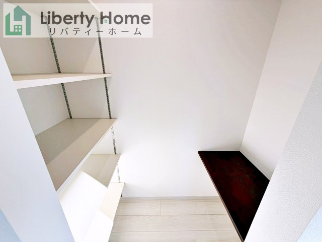 坂東市沓掛23-P1　新築戸建　19号棟　の収納