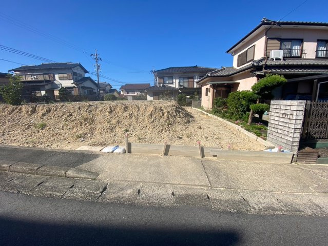 尾張旭市緑町緑ヶ丘の前面道路含む現地写真