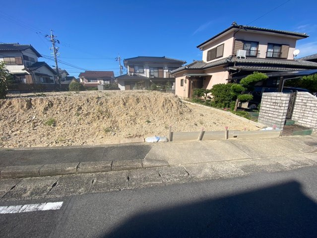 尾張旭市緑町緑ヶ丘の前面道路含む現地写真