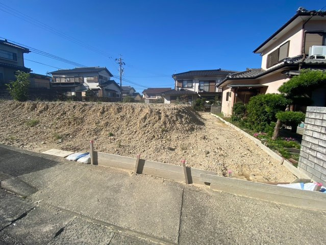 尾張旭市緑町緑ヶ丘の前面道路含む現地写真