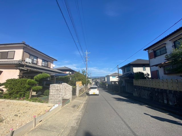 尾張旭市緑町緑ヶ丘の前面道路含む現地写真