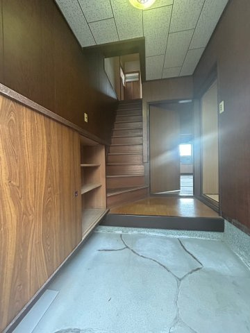 東垂水３丁目戸建の玄関