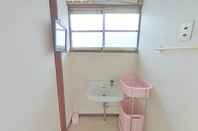 ６４２０２　各務原市各務おがせ町中古戸建ての洗面所