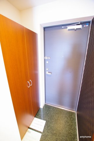ドルチェヴィータ新大阪　仲介手数料無料の玄関