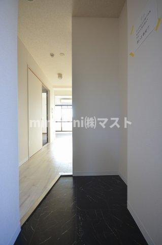 シャトー弁天弐番館の玄関