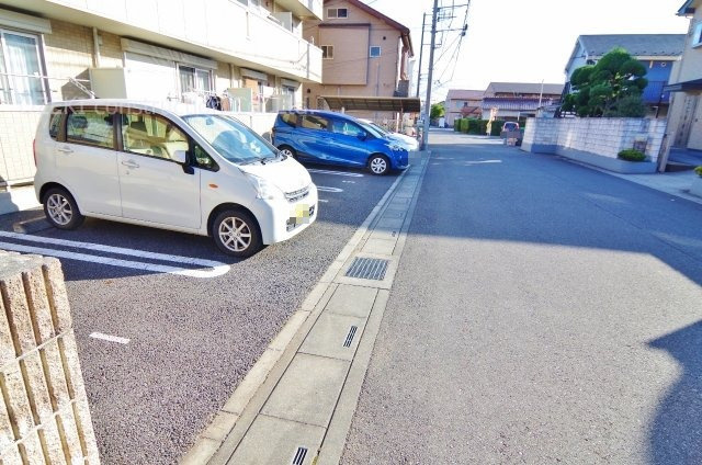 フローラの駐車場