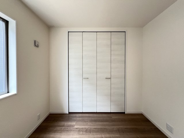 高浜市青木町9丁目　全9棟　2号棟の収納|南側5.4帖洋室クローゼット