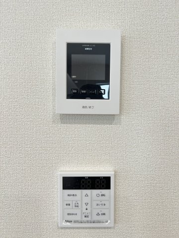 高浜市青木町9丁目　全9棟　2号棟の防犯設備|TVモニターホン、追い焚き機能付き給湯器
