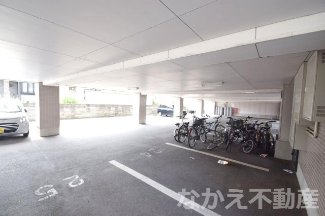【駐車場】