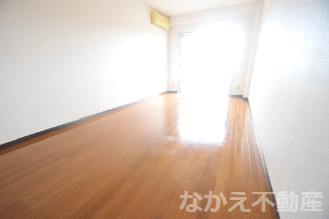 【居間・リビング】 | ゆったり過ごせる居間です