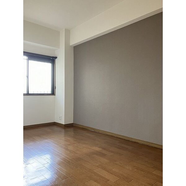 ロイヤルシャトー手柄南の洋室