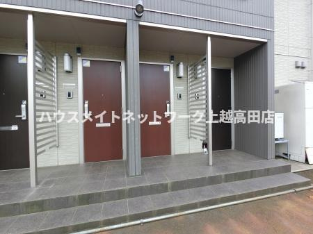 セーフハウスのエントランス|エントランス