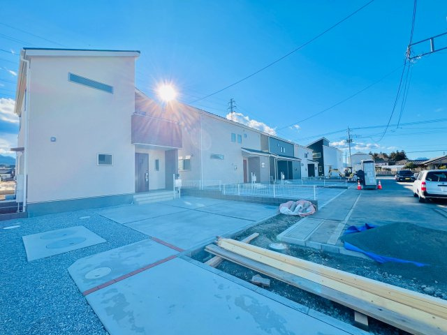 吉井町本郷の前面道路含む現地写真|敷地内で駐車も焦らず出来ます♪