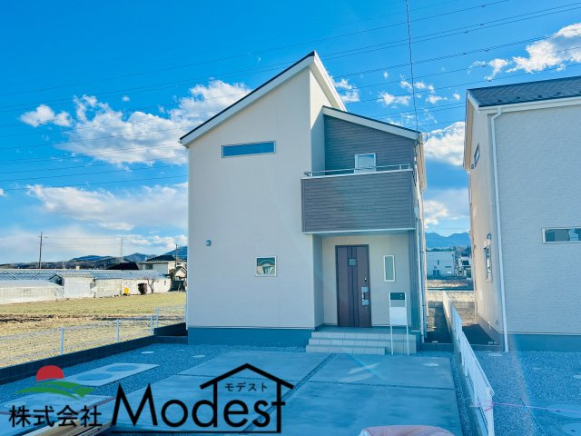 吉井町本郷の外観|年中無休で平日の仕事終わり夜２０時まで受付可能です。
事前のご予約がオススメです。お気軽にお問い合わせください。