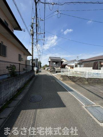 大字小松　土地の前面道路含む現地写真