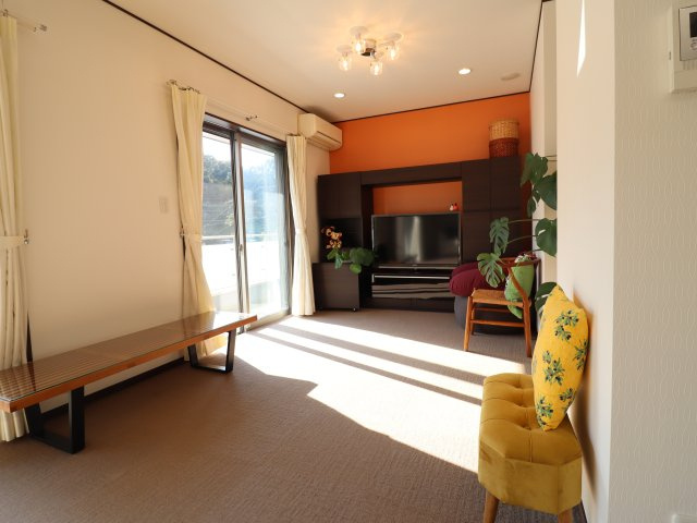 【居間・リビング】の画像