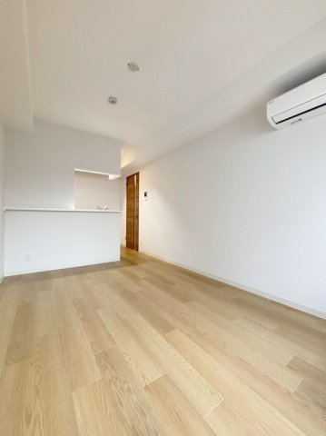 「防音マンション」Ｌｉｂｅｒｔｅ沼袋の洋室|こちらの居間で趣味の時間をお楽しみください