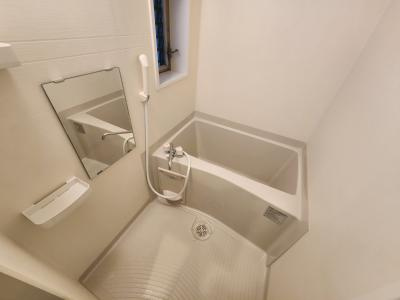 フェイバル二条の浴室