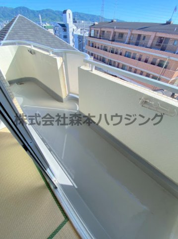 【バルコニー】 | 　サンフェリカ | 外からの目が気にならないバルコニーで洗濯物が干せます