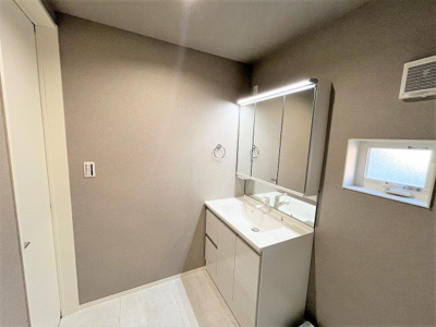 【独立洗面台】 | 【仲介手数料２４０万円が無料！】■上石神井駅まで１０分■光サンサンのデザインハウス