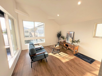 【居間・リビング】 | 【仲介手数料２４０万円が無料！】■上石神井駅まで１０分■光サンサンのデザインハウス