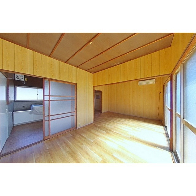 杉山住宅(黒野南)の居間・リビング