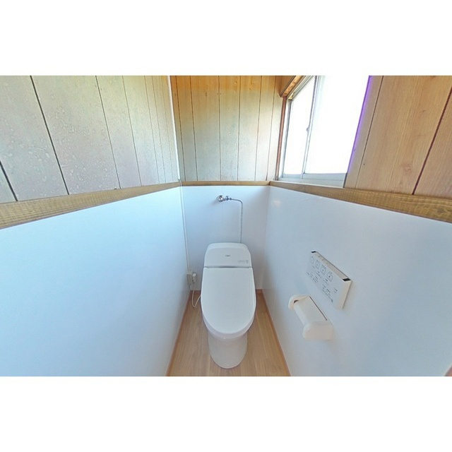 杉山住宅(黒野南)のトイレ|温水洗浄暖房便座