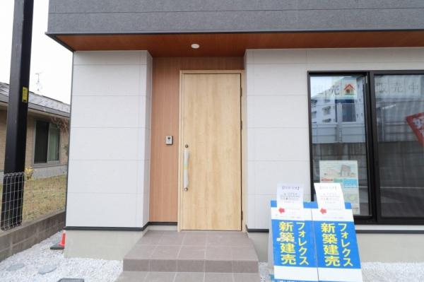 宮崎市吾妻町２　新築戸建の玄関|【玄関】
雨風が入りにくい玄関になっております！