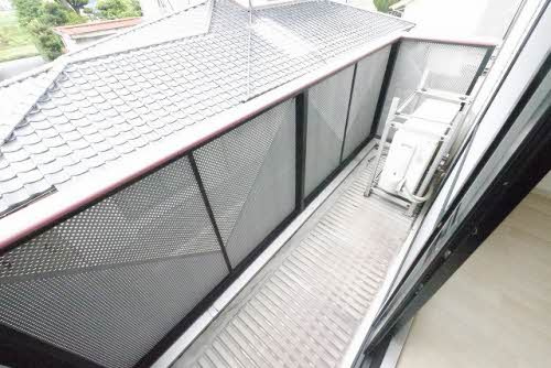 熊本市東区戸島西１丁目のアパートのバルコニー