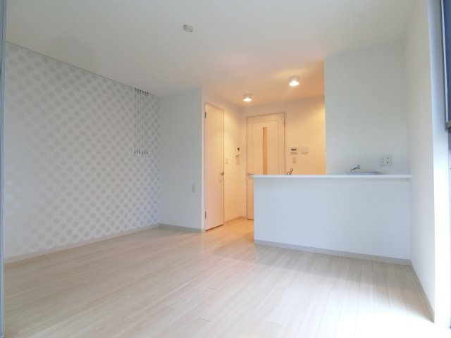 メゾンルミエールの居間・リビング