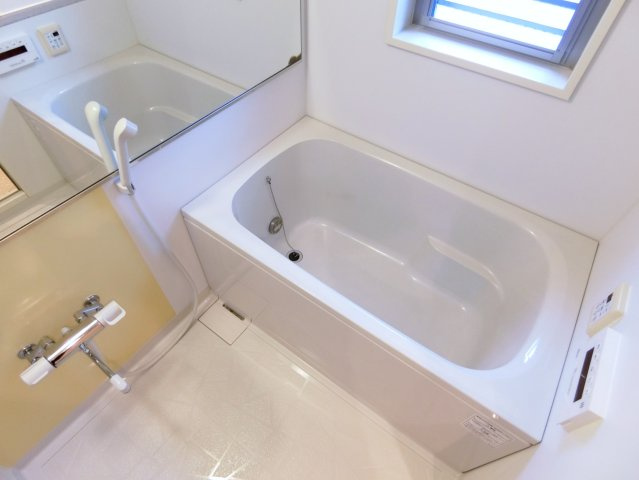 メゾンルミエールの浴室