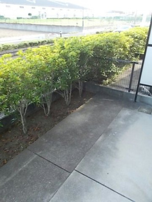 【庭】 | 迫間ラッキーハイツⅠ | お庭でゆったりと過ごせます