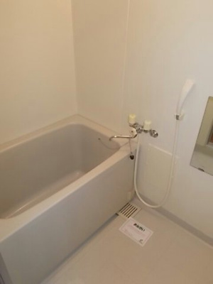 【浴室】 | 迫間ラッキーハイツⅠ | コンパクトで使いやすいお風呂です