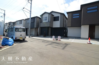 【前面道路含む現地写真】