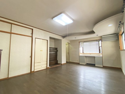 【洋室】 | 鈴鹿市神戸８丁目　店舗付住宅