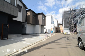 【前面道路含む現地写真】