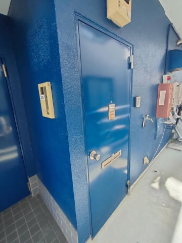 ハイツピアレスの玄関