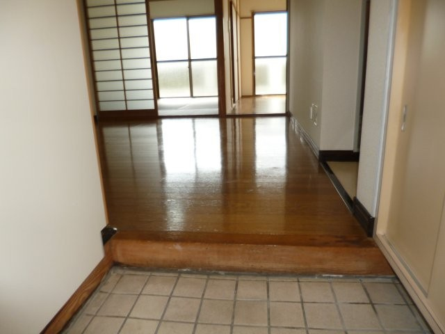 えきまえマンションの玄関